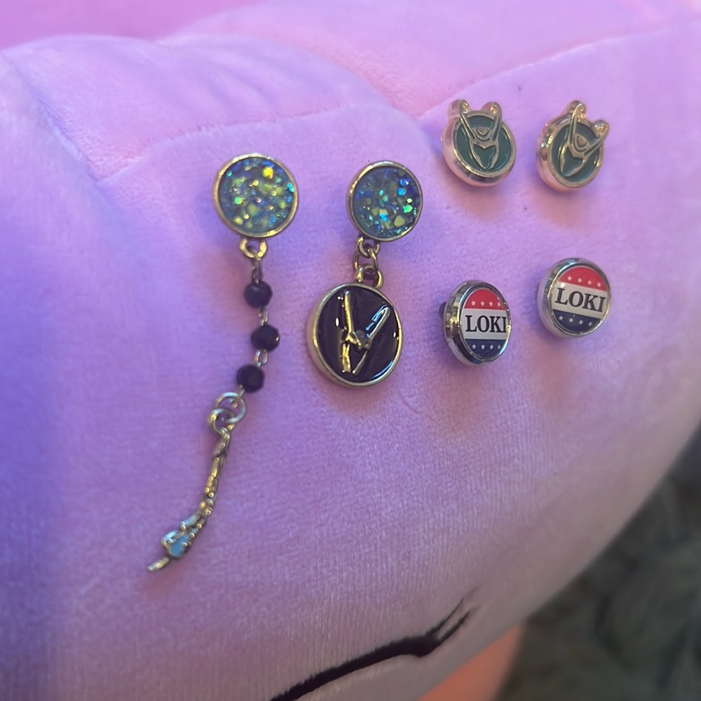Loki marvel earring lot - Picture 4 of 8